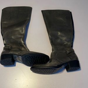 Born women’s leather waterproof riding boots size 9M